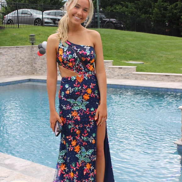 Couture Prom Dress JASZ - Picture 4 of 16